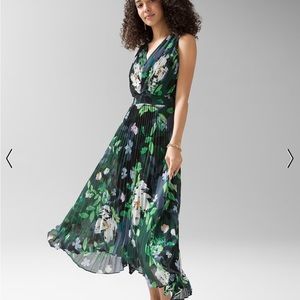 WHBM size 6 Sleeveless Smocked V-Neck Pleated Midi Dress